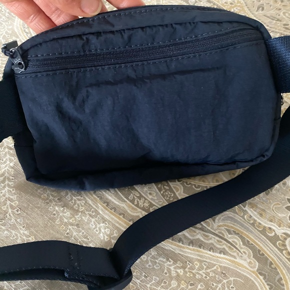Lululemon Navy Blue Crossbody Bag - Picture 3 of 5